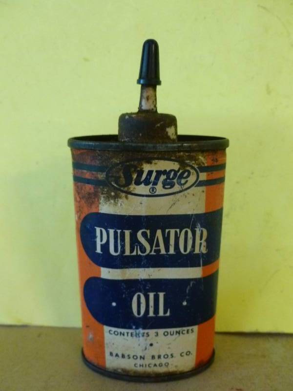 lot 135 image: Vintage Oil Can