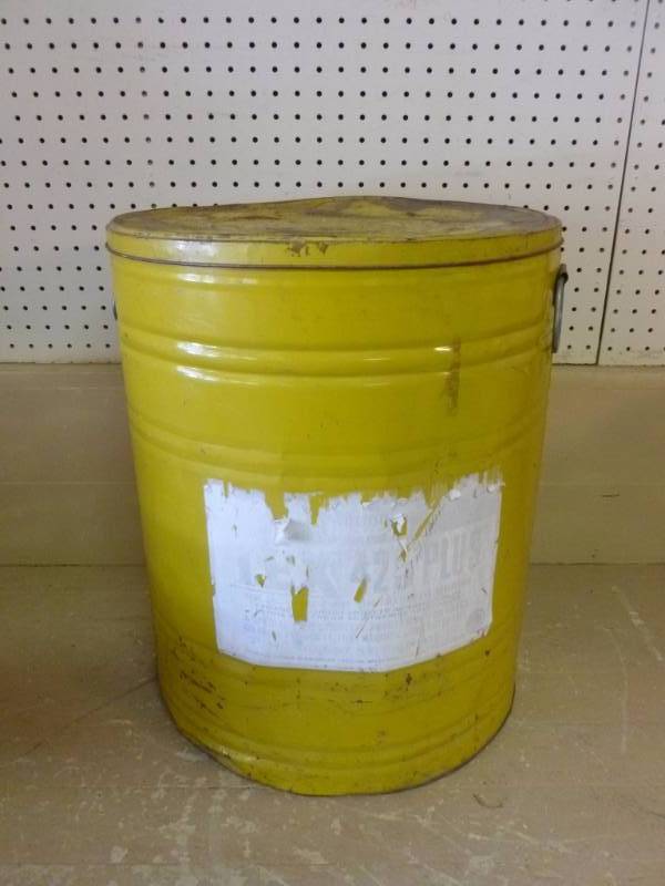 lot 159 image: Vintage Metal Container