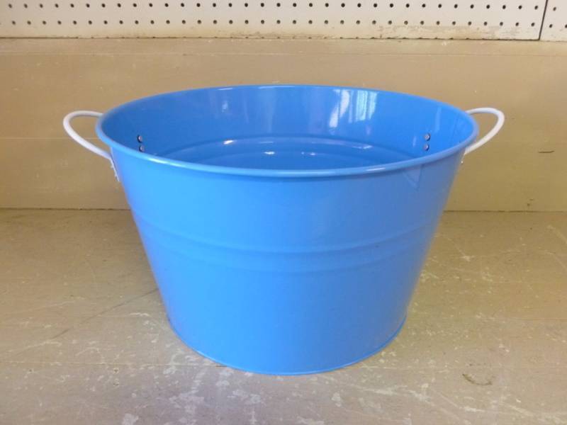 lot 160 image: Metal Tub