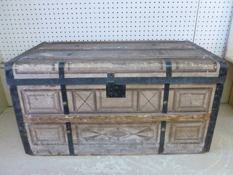 lot 161 image: Antique Trunk