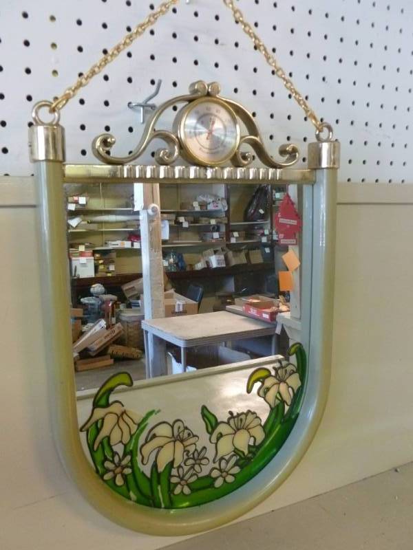 lot 170 image: Vintage Mirror