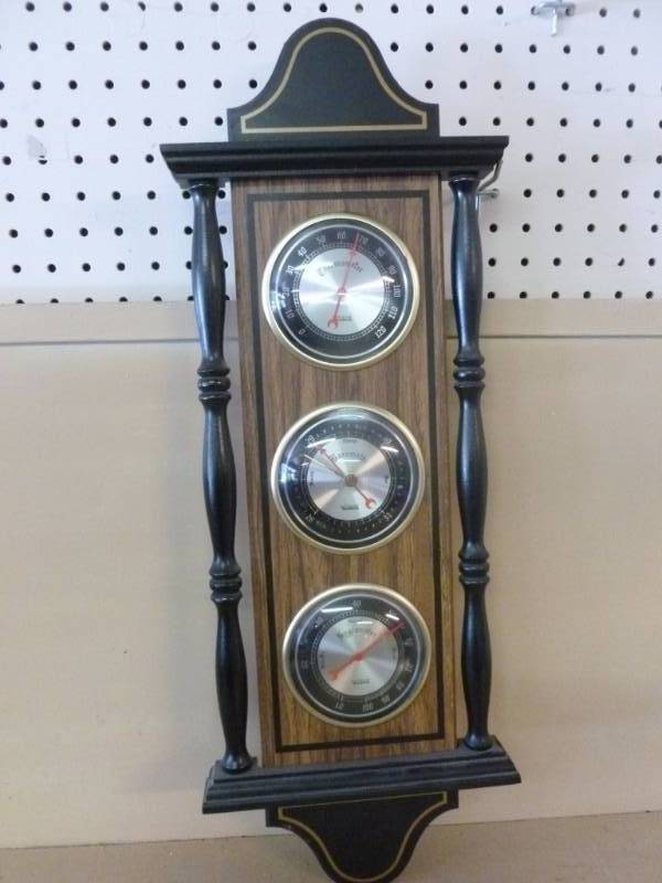 lot 171 image: Vintage Weather Station