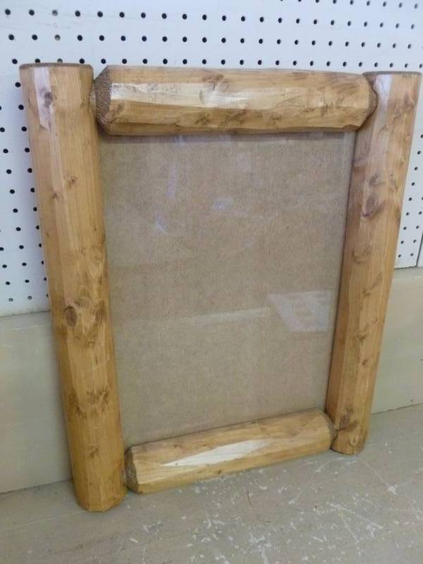 lot 172 image: Log Picture Frame