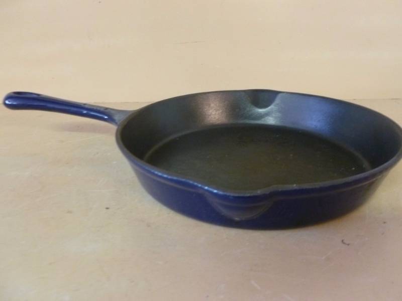lot 185 image: Cast Iron Pan
