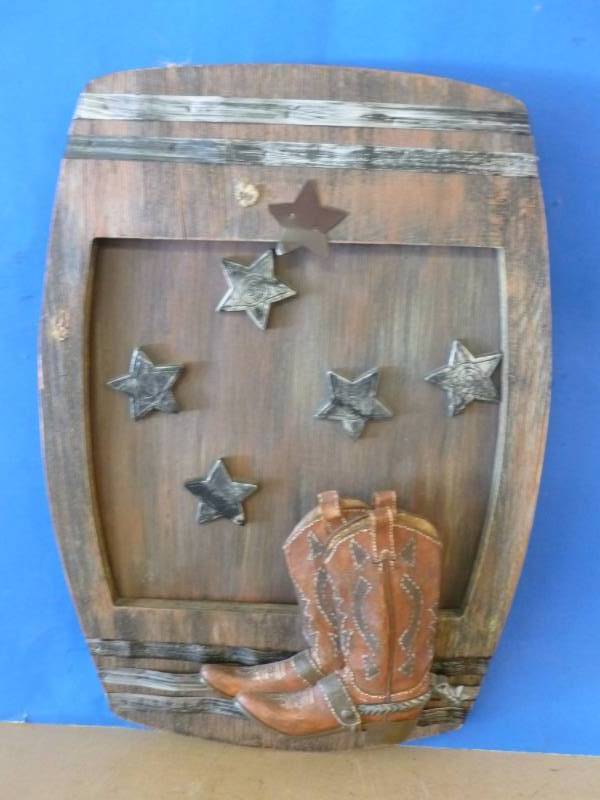 lot 209 image: Decorative