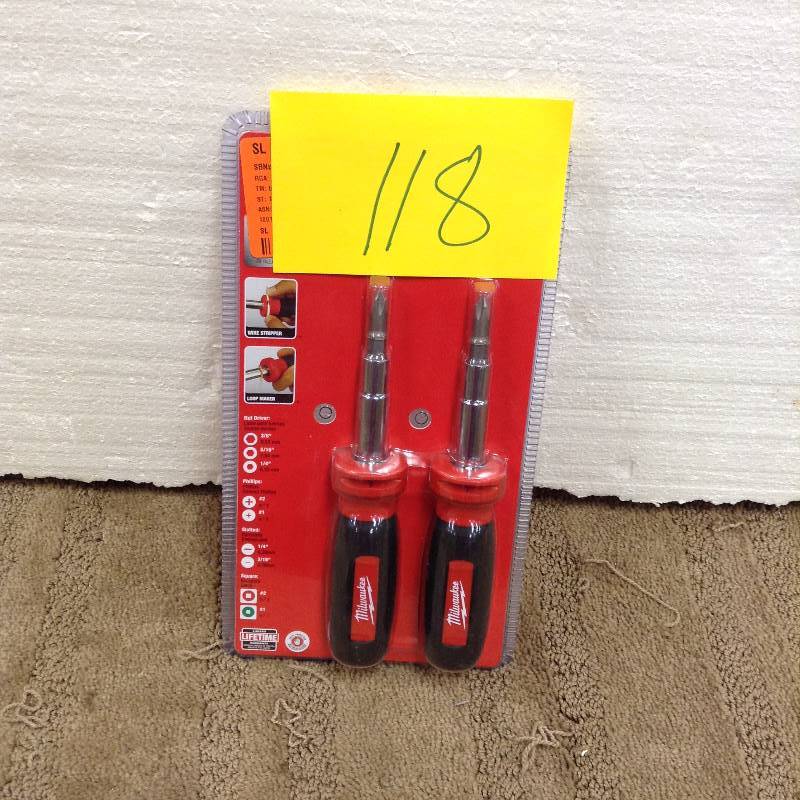 lot 119 image: Husky 14 in. Drive Torque Wrench H4DTWA