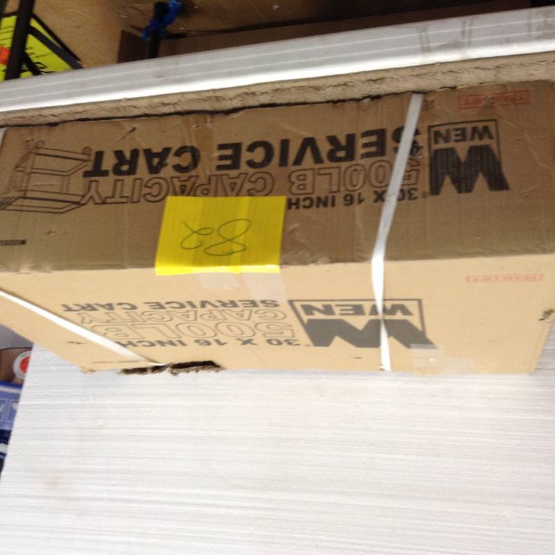 lot 82 image: Wen 30 x16 inch 500 Lb Capacity Service Cart