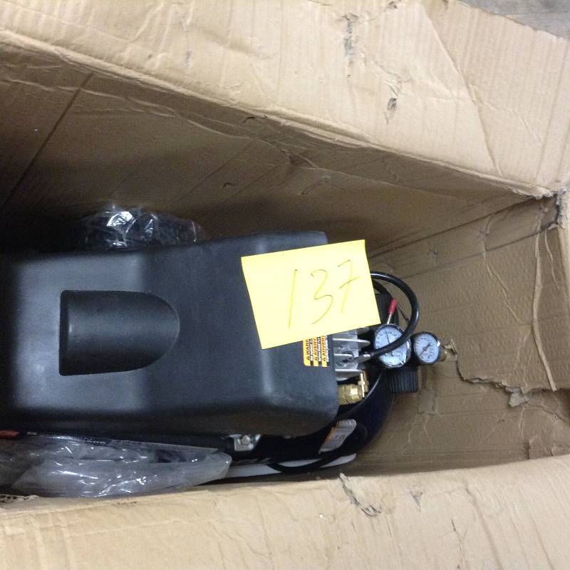 lot 137 image: CH 8 Gallon Air Compressor