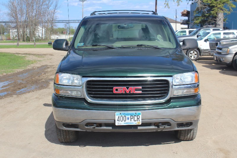 2001 GMC Yukon 4x4 - Third Row Seating - Very Well Equipped