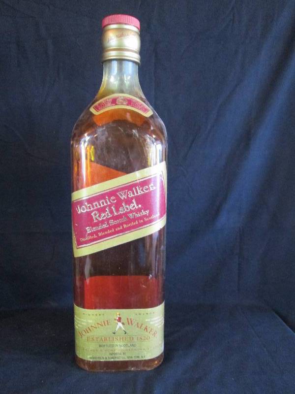 lot 8 image: Johnnie Walker Red Label Whisky Store Display