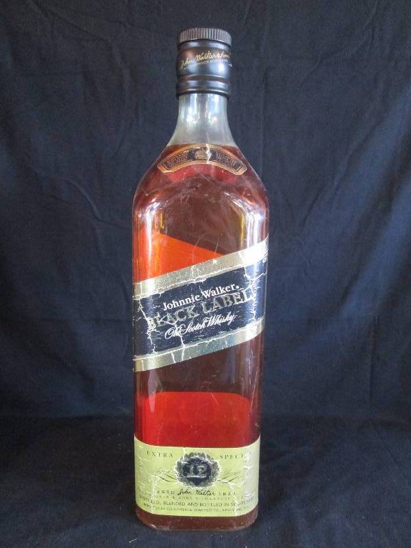 lot 9 image: Johnnie Walker Black Label Whisky Store Display
