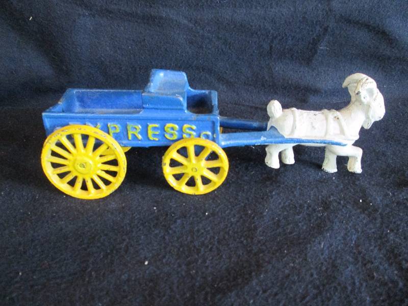 lot 41 image: Cast Iron Toy