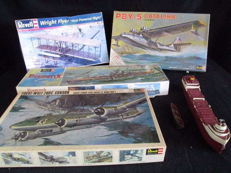 lot 68 image: Revel Plane Models