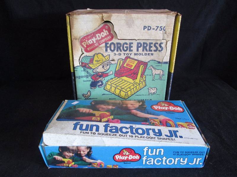 lot 70 image: Vintage Play-Doh Sets