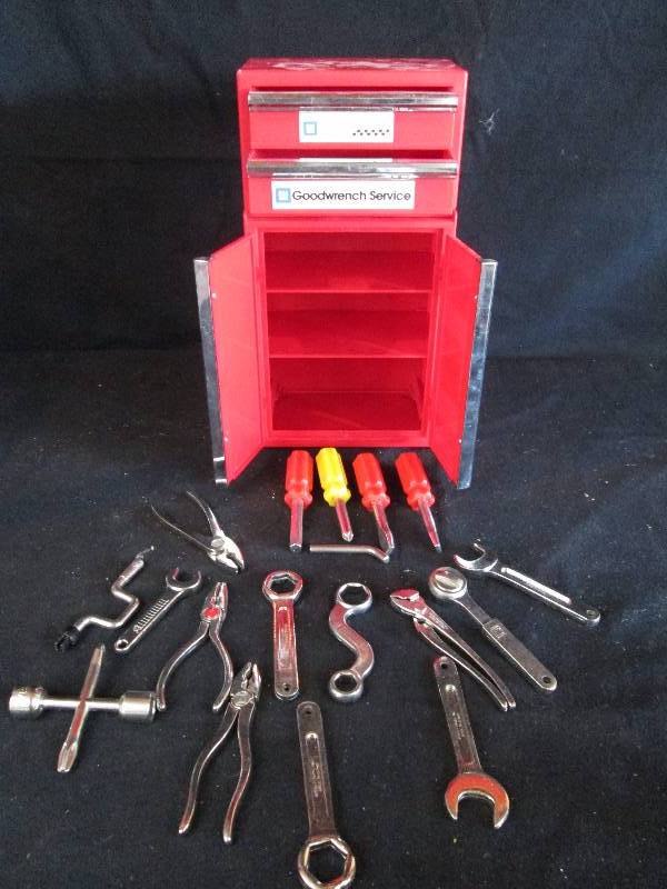 lot 78 image: GM Goodwrench Toy Tools