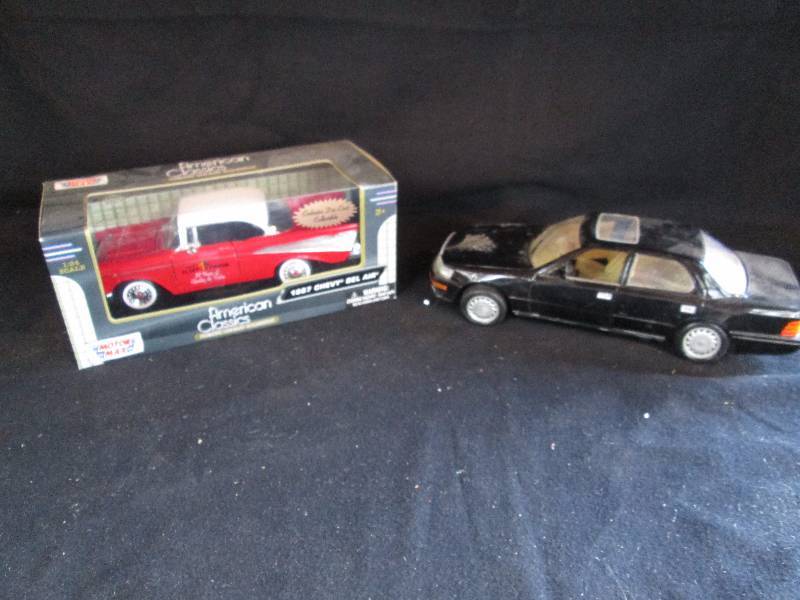 lot 86 image: Die Cast Cars