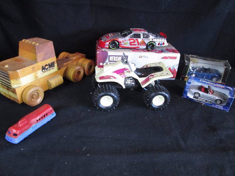 lot 88 image: Die Cast and Wood Toys