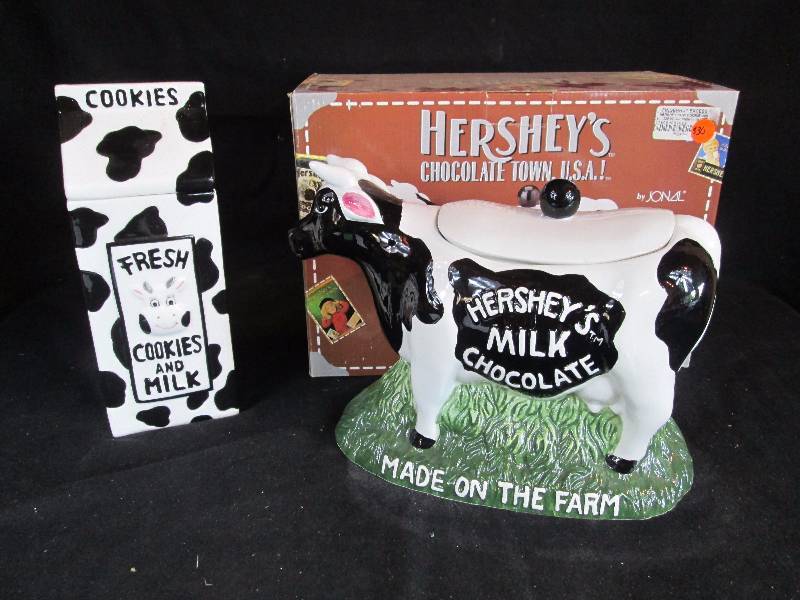 lot 118 image: Cookie Jars