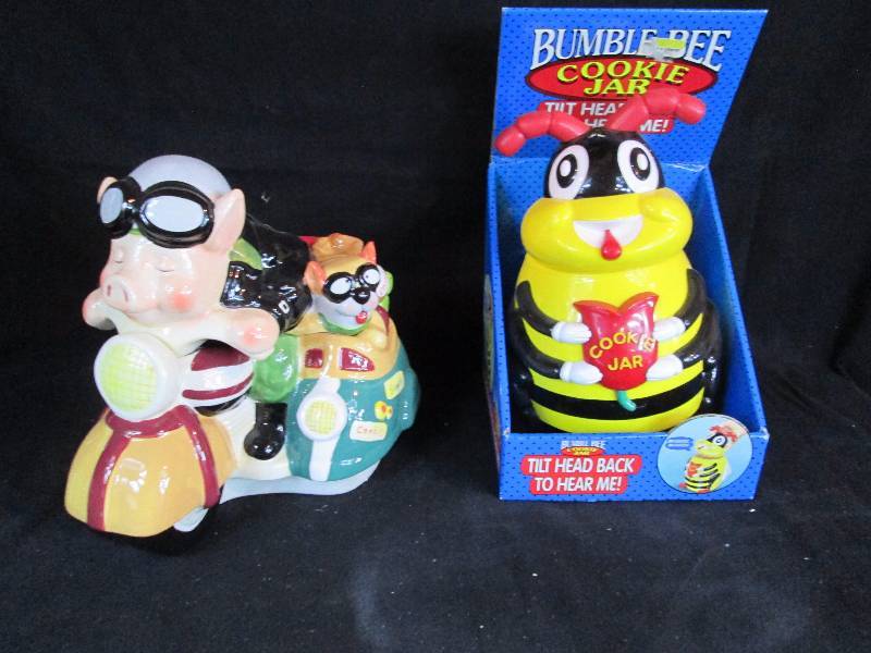 lot 127 image: Cookie Jars