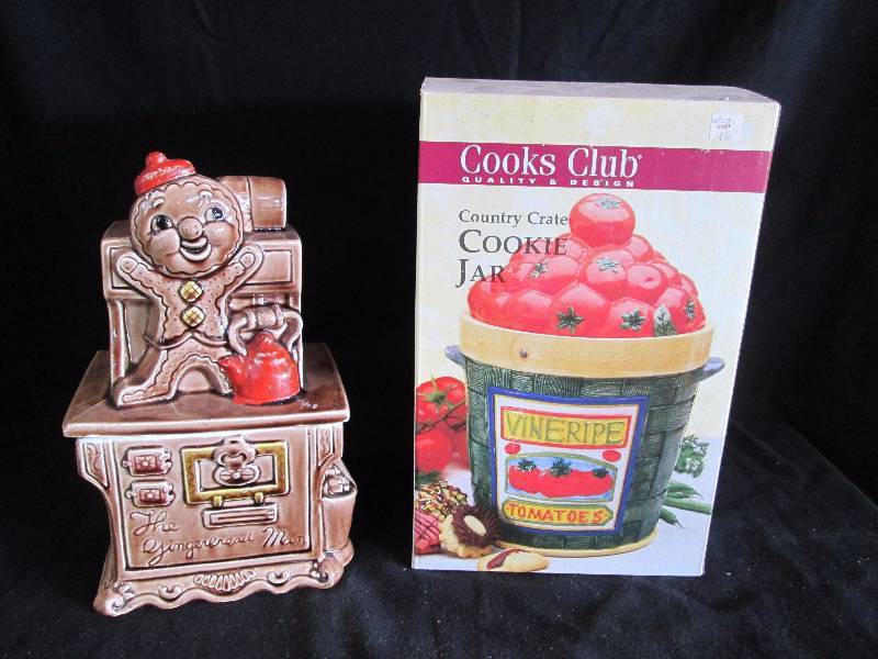 lot 129 image: Cookie Jars