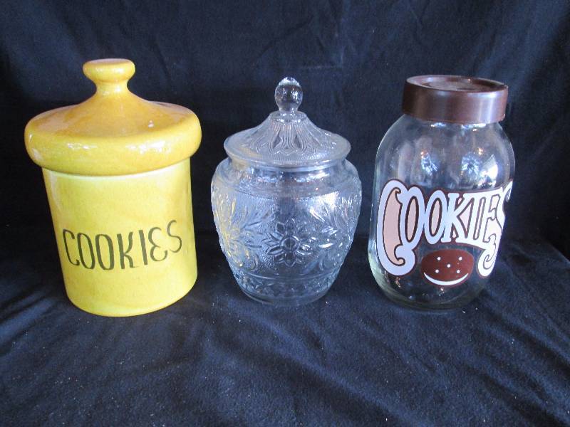 lot 133 image: Cookie Jars