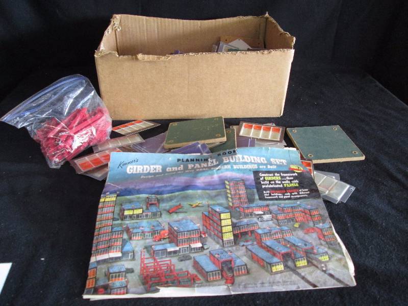 lot 134 image: Kenners Girder & Panel Set