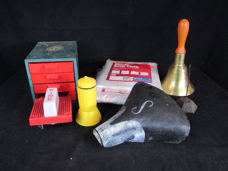 lot 156 image: School Bell & Schwinn Bike Seat
