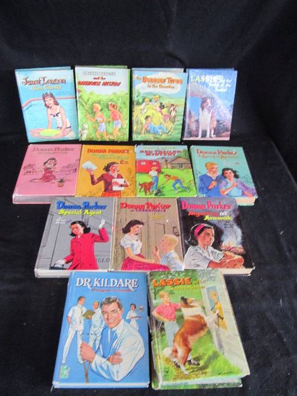 lot 167 image: Vintages Books