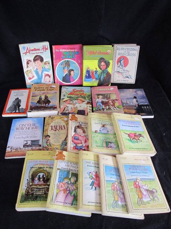 lot 168 image: Vintages Books