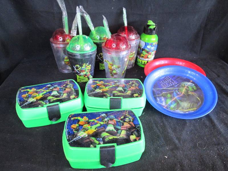 lot 171 image: Teen Age Mutant Turtles