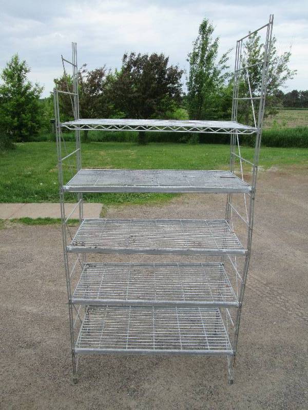 lot 182 image: Heavy Wire Rack
