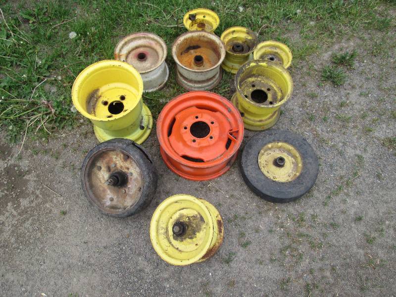 lot 184 image: Garden Tractor Rims
