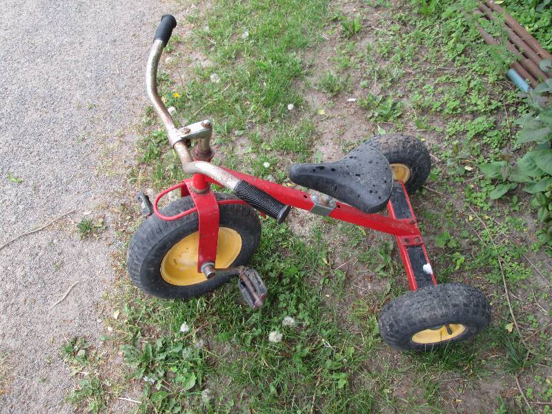 lot 188 image: Fat Tire Tricycle