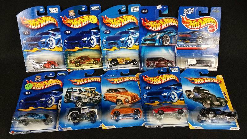 lot 198 image: 1990s & 2000s Hotwheels Die-Cast New in Box