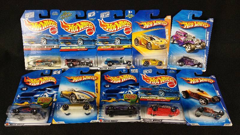 lot 199 image: 1990s & 2000s Hotwheels Die-Cast New in Box