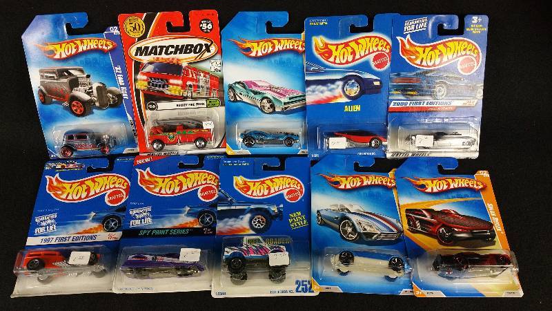 lot 204 image: 1990s & 2000s Hotwheels Die-Cast New in Box