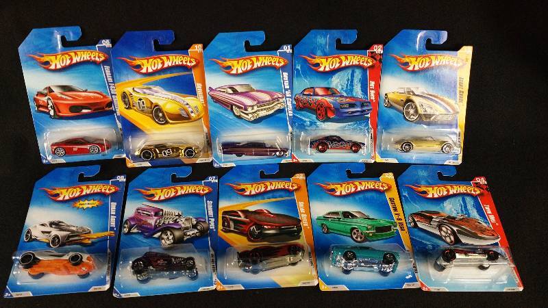 lot 211 image: 1990s & 2000s Hotwheels Die-Cast New in Box