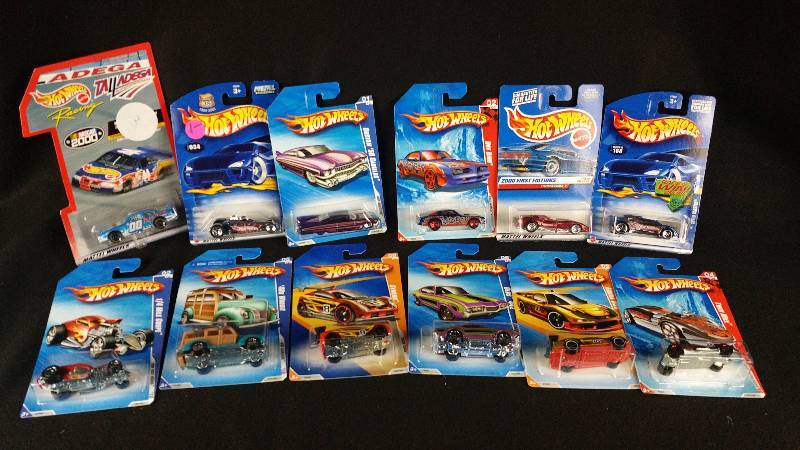 lot 212 image: 1990s & 2000s Hotwheels Die-Cast New in Box