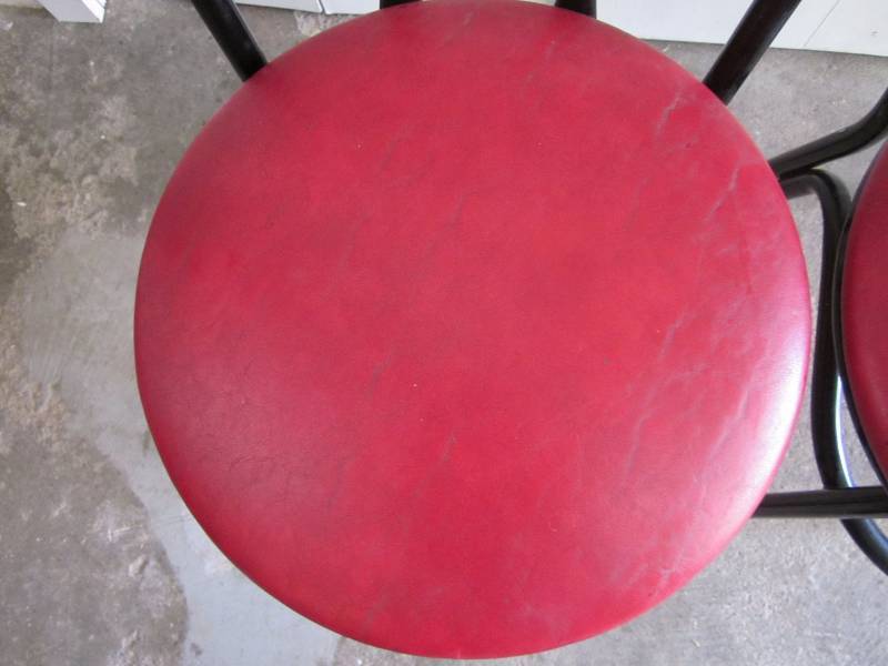 lot 163 image: 2 Metal Chairs with Red Vinyl Seat