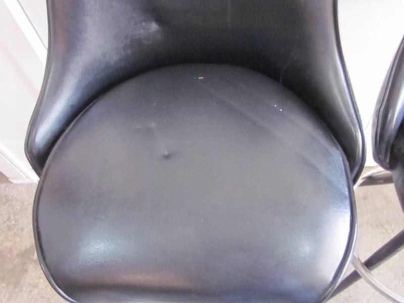 lot 116 image: 2 Metal Swivel Bar Stools with Black Vinyl Seats