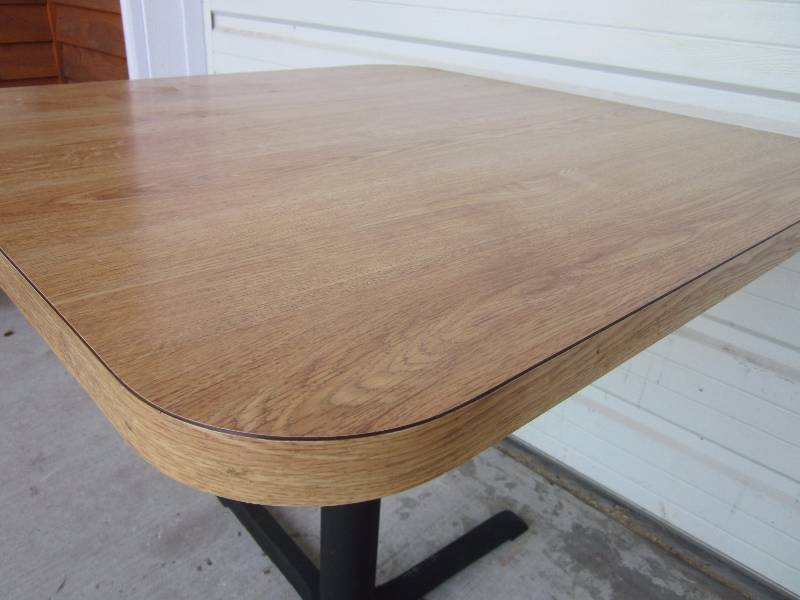 lot 121 image: 30 Square Pedestal Table