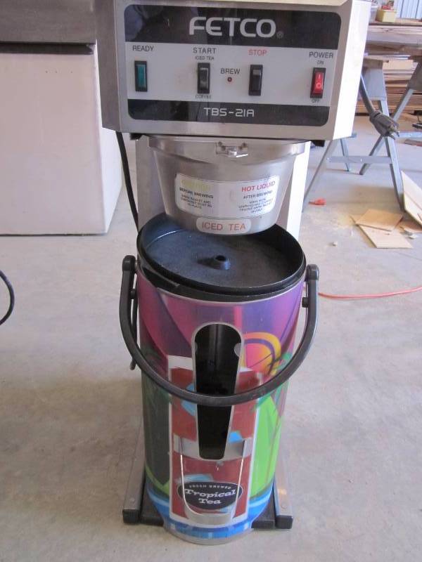 lot 10 image: Fetco Iced Tea Maker