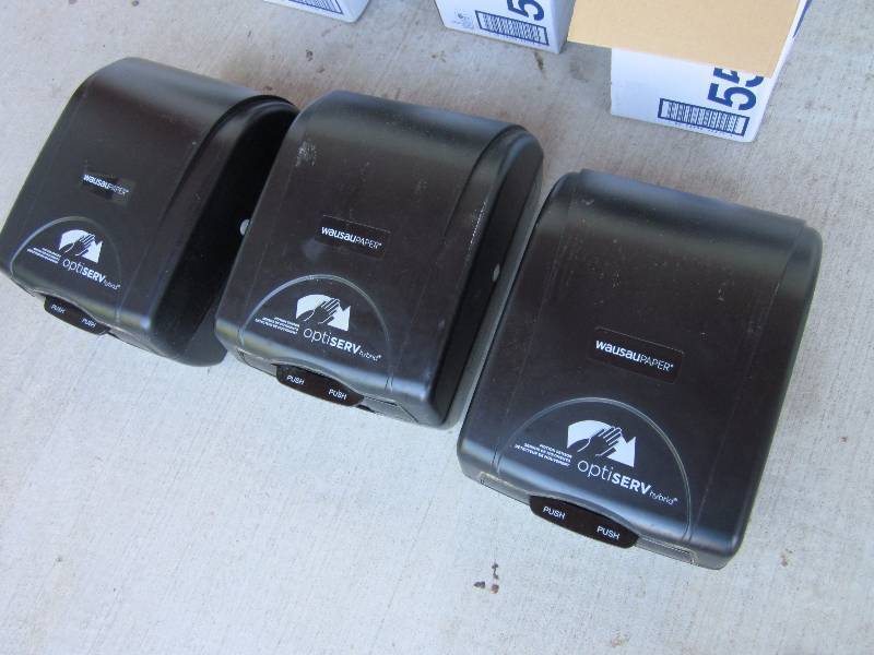 lot 35 image: 3 Paper Towl Dispensers