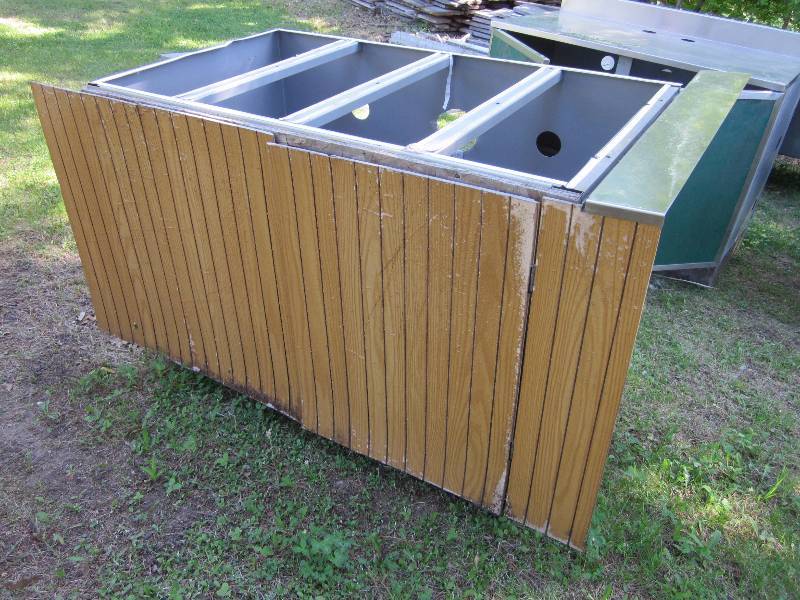 lot 170 image: 3 Counter Units