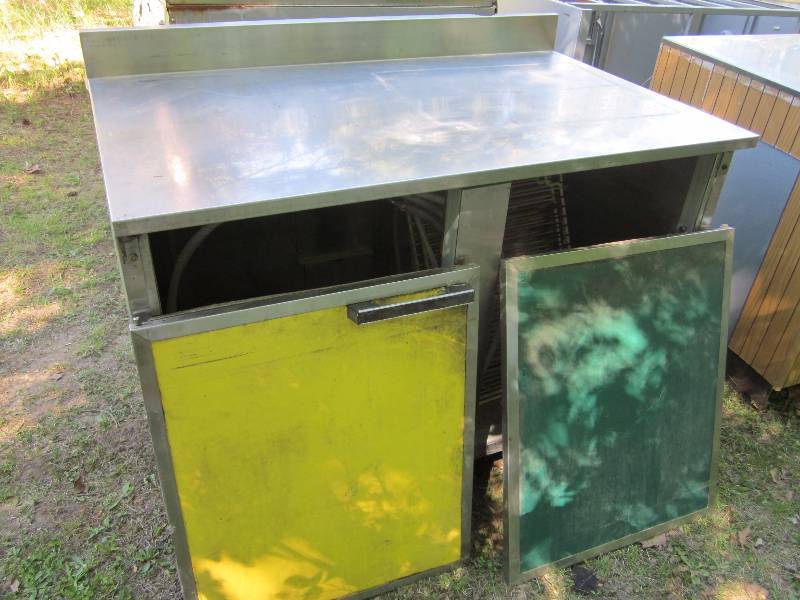 lot 171 image: 3 Counter Units
