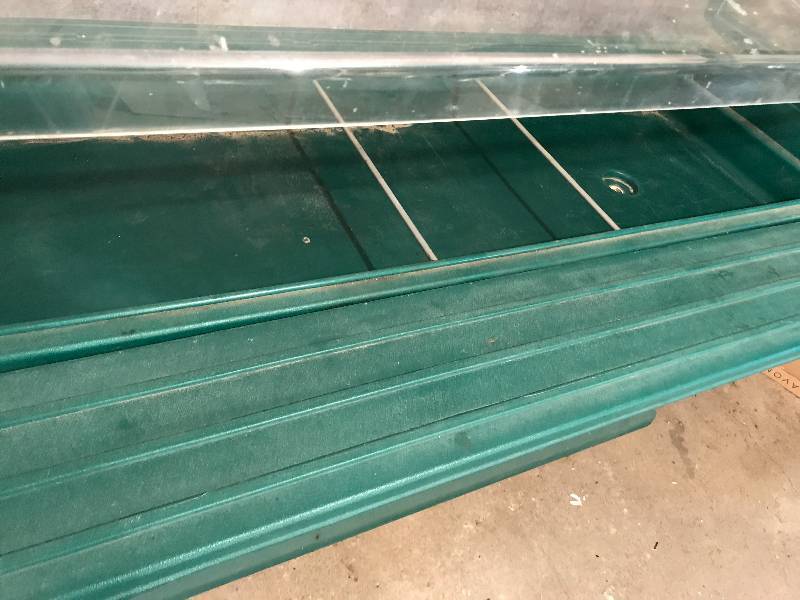 lot 41 image: Cambro Food Bar