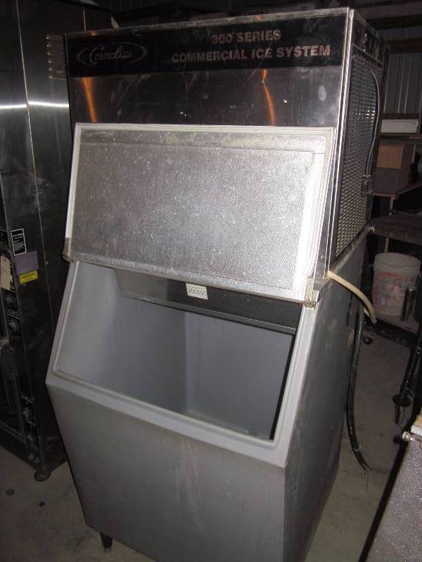 lot 8 image: Cornelius 300 Series Commercial Ice System