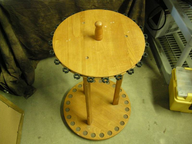 lot 48 image: Fishing Rod Carousel Holder