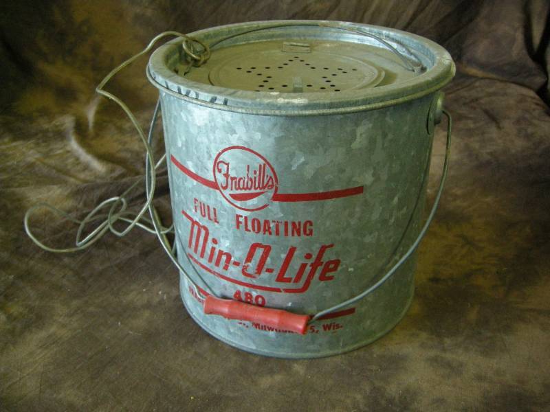 lot 112 image: Vintage Minnow Bucket