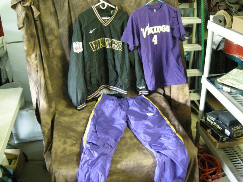 lot 123 image: Viking Apparel